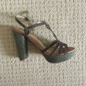 ADORABLE olive green platform heels.